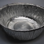 جدر قصدير كبير مع غطاء