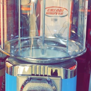 ماكينه علك  يرجى تحديد اللون عن طريق الواتسب